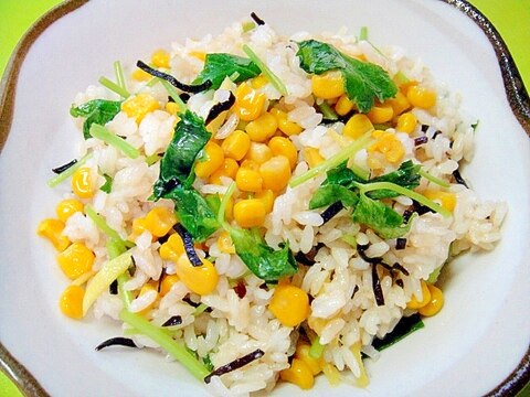 生姜入り☆コーンと塩昆布の和風炒飯